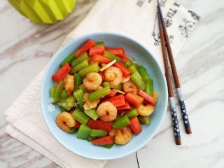 15、莴笋炒虾仁,口感清爽鲜美！