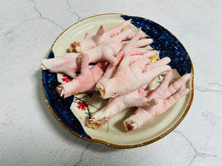 1、香辣卤鸡爪,鸡爪一斤