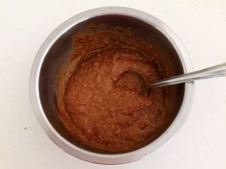 6、秘制烤辣椒,搅拌均匀，秘制烧烤酱调好了备用