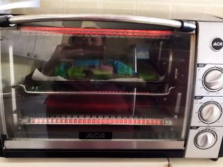 20、秘制烤辣椒,继续放入烤箱烤5分钟