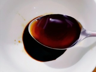 4、蒜蓉粉丝蒸金针菇,一小勺蚝油