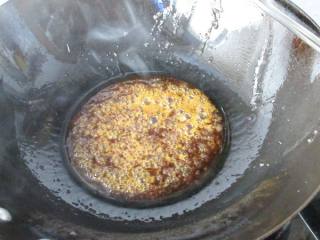 12、怪味胡豆,炒到糖浆冒大泡泡就可以了，不要把糖浆炒老了