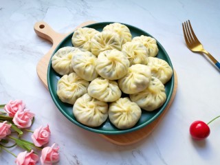 16、冬至美食  饺子皮小笼包,以后想吃包子就这么做，简单又省事。