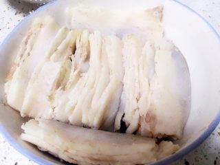 12、地方菜-夹沙肉,如图将所有夹沙肉整齐摆放碗里。