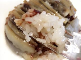 20、地方菜-夹沙肉,油汁蒸出来后浸入糯米饭中,糯米饭更好吃!