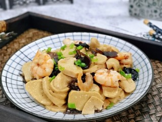 15、素鸡木耳炒虾仁,特别好吃，无需过多调味，味道特别好。