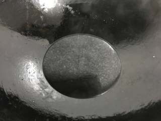 9、#厨房挑战#  素菜  五香素鸡,锅中放入适量水。