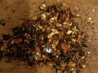 14、麻辣水煮黄辣丁,碎辣椒放旁边备用