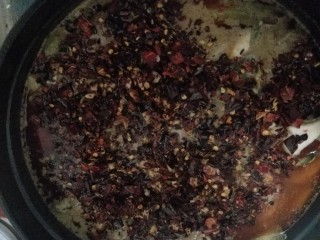 15、麻辣水煮黄辣丁,鱼熟了就把糊碎辣椒撒上去