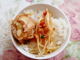 17、蒜蓉粉丝蒸金针菇,鲜香开胃下饭。