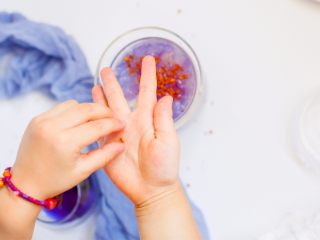 11、神秘梦幻的星空银耳做法居然这么简单！,、	最后撒一些干桂花 渐变银耳就做好啦