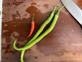 10、春笋炒腊肉,二荆条和小米椒切小