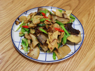 21、春笋炒腊肉,完成