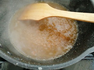 12、藜蒿烧豆腐,倒入水淀粉煮开