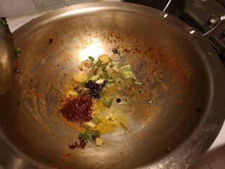 9、麻辣肉片豆花,再加一勺豆瓣酱。