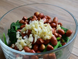 10、#咸食#果仁菠菜,加蒜末