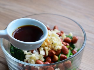 12、#咸食#果仁菠菜,加捞汁