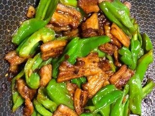9、辣椒炒肉,一道简单的辣椒炒肉做好了