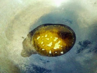 8、厨房挑战＋素菜＋素烧冬瓜,起锅倒适量的菜籽油