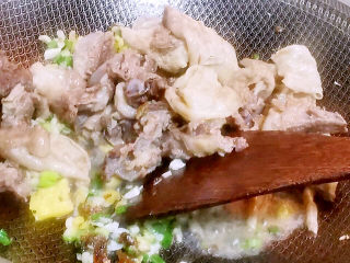 15、茄子粉丝煲,加入牛杂