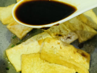 11、青椒炒豆腐,加酱油