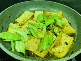 15、青椒炒豆腐,加青椒