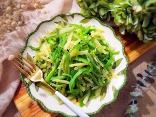 21、绝代双骄（花椒辣椒土豆丝）,好吃看得见o((*^▽^*))o