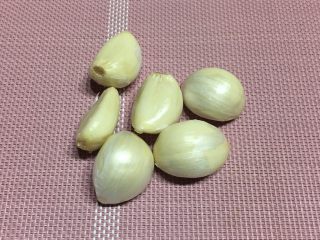7、茄子炒豆角,蒜剥好