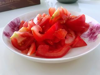 6、#猪肋排#番茄腊排,切成片。