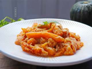 10、咸蛋黄焗南瓜,外咸里甜、软嫩可口、外酥里糯、味道香浓