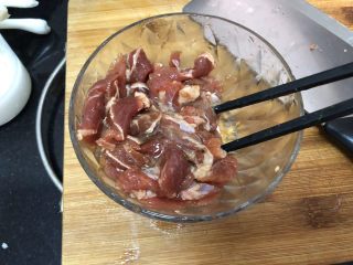 9、酸汤牛肉➕酸菜粉丝牛肉,最后加上少许食用油，锁住水分