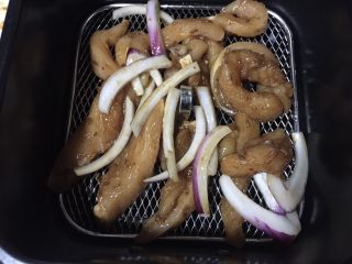 13、孜然鸡胸肉,放入空气炸锅