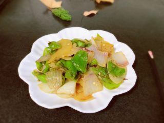 21、尖椒土豆片,装盘