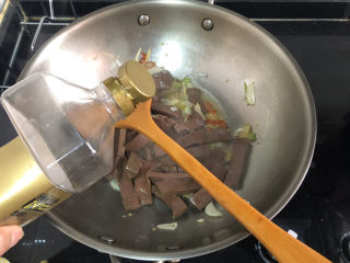 16、韭菜炒鸭血➕落红不是无情物,加入一汤匙生抽