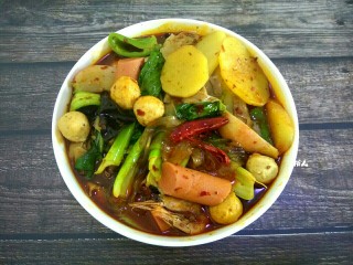14、自制麻辣烫,成品图，真的是麻辣下饭，越辣越想吃