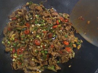 21、酸辣鸡胗,完成