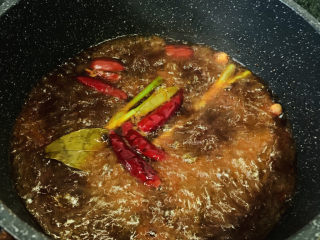 14、水煮龙利鱼,转中火