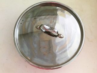 7、角瓜虾仁馅麦穗包子,盖上锅盖,饧发60分钟