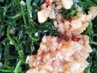 12、凉拌野豌豆苗,也来张近照，然后拌匀