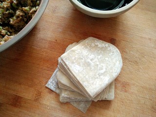 6、香菇鲜肉大馄饨,买的馄饨皮