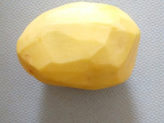 2、凉拌狼牙土豆,土豆一个
