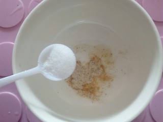 6、凉拌狼牙土豆,一小勺盐