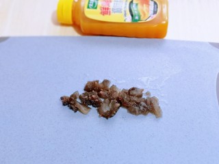 7、虾蓉蒸冬瓜,海参切小块。(我选用的是即食海参)