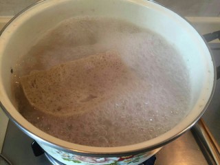 4、年夜饭特辑—四喜烤麸✨,煮开后放冷水洗干净