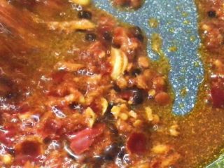 7、家常版麻婆豆腐,煸炒出香味，颜色很漂亮。