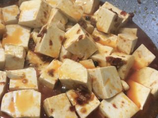 10、家常版麻婆豆腐,大火煮开，收汁