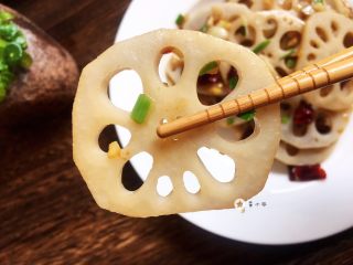 17、醋溜藕片,成品就是这么爽脆~