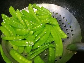 9、绿色美食+素炒三鲜,3~5分钟即可