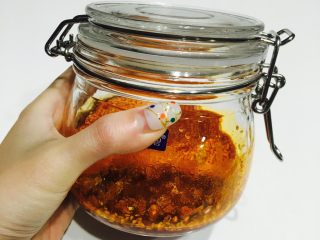 3、懒人四川辣椒酱,晾凉后放入密封罐 冰箱保存