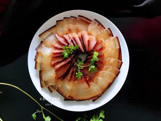 9、切片腊肉,成品。
